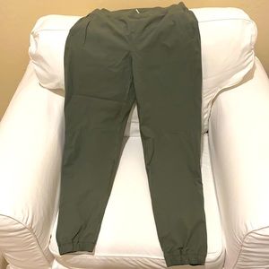 Lululemon Adapted State Joggers Size 6 - EUC